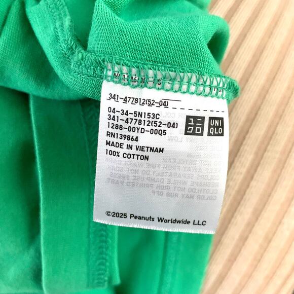 Uniqlo PEANUTS Stay With It, Snoopy UT Graphic T-Shirt in Green - Picture 9 of 9